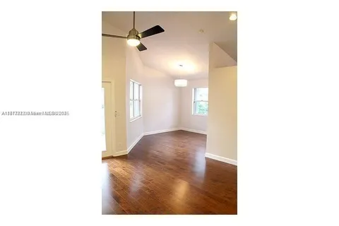 9462 NW 8th Cir, Plantation FL 33324