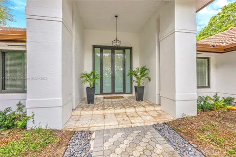 6730 SW 141st St, Palmetto Bay FL 33158