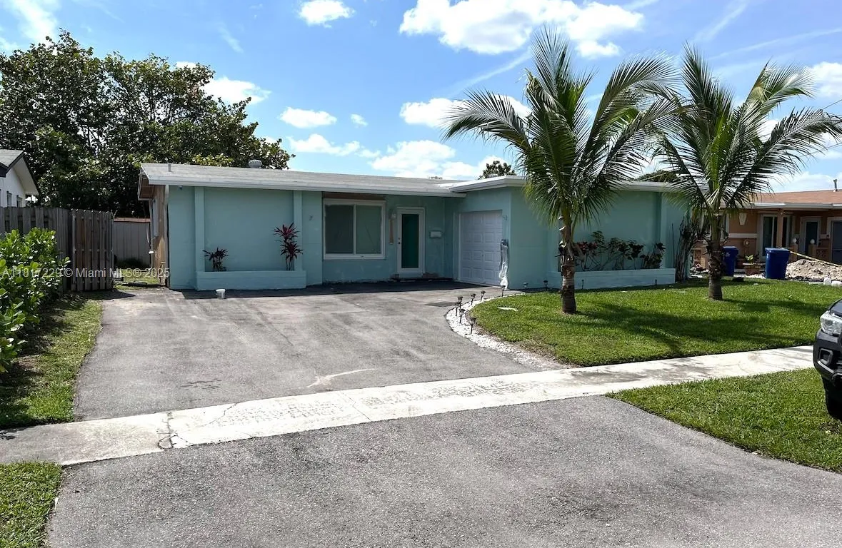 8106 NW 21st Ct, Sunrise FL 33322