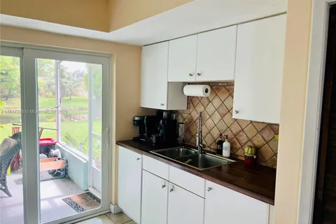 8106 NW 21st Ct, Sunrise FL 33322