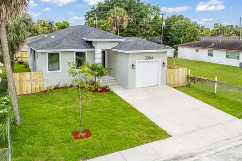 2884 NW 8th Ct, Fort Lauderdale FL 33311