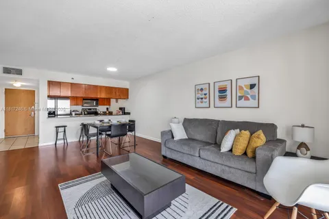 1200 Brickell Bay Dr # 2619, Miami FL 33131