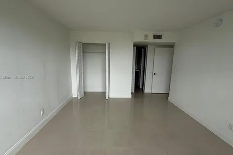 16546 NE 26th Ave # 4H, North Miami Beach FL 33160