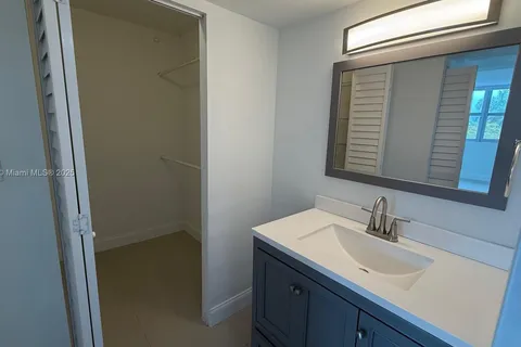 16546 NE 26th Ave # 4H, North Miami Beach FL 33160