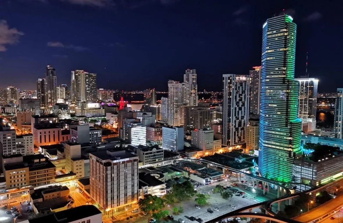 350 S Miami Ave # 3707, Miami FL 33130