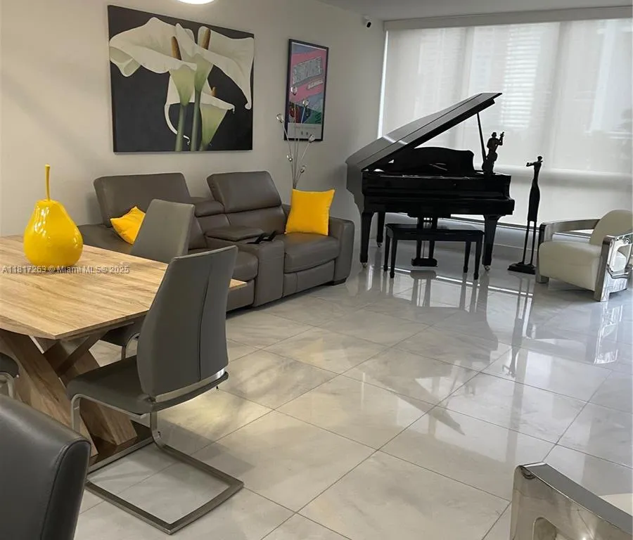 520 Brickell Key Dr # A710, Miami FL 33131