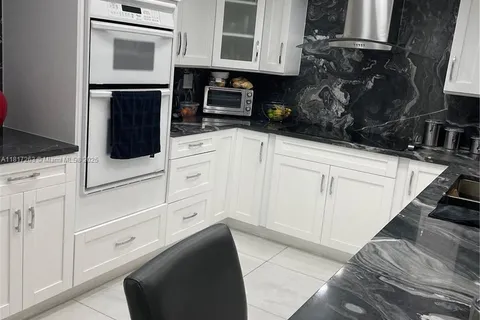520 Brickell Key Dr # A710, Miami FL 33131