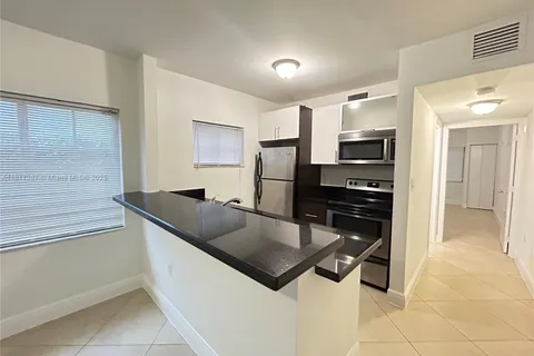 1034 Lenox Ave # 5, Miami Beach FL 33139