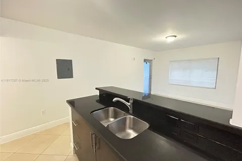 1034 Lenox Ave # 5, Miami Beach FL 33139
