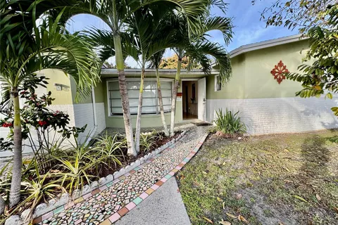 6481 Kimberly Blvd, North Lauderdale FL 33068