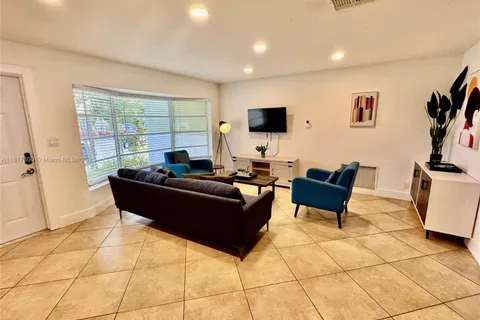 6481 Kimberly Blvd, North Lauderdale FL 33068