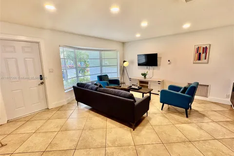 6481 Kimberly Blvd, North Lauderdale FL 33068