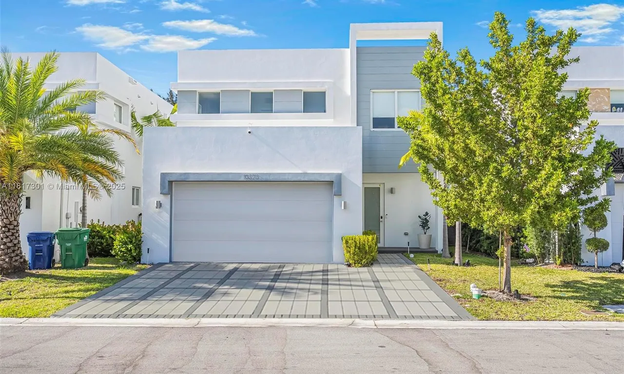 10373 NW 68th Ter, Doral FL 33178