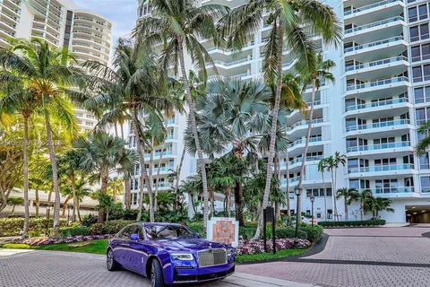 21150 Point Pl # 1101, Aventura FL 33180