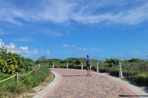 335 Ocean Dr # 215, Miami Beach FL 33139