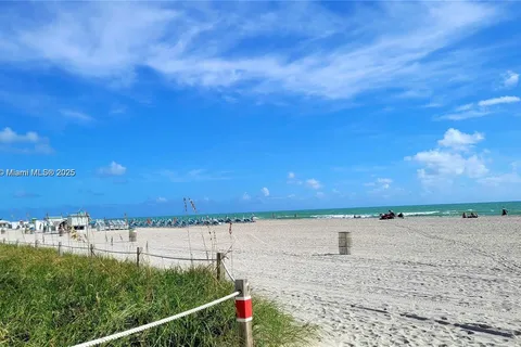 335 Ocean Dr # 215, Miami Beach FL 33139
