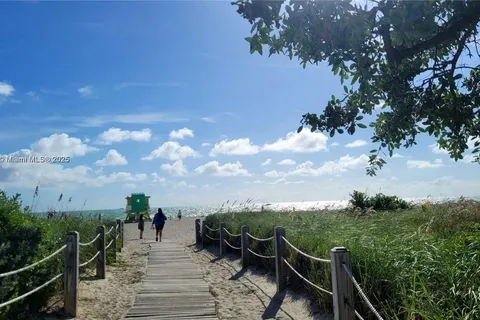 335 Ocean Dr # 215, Miami Beach FL 33139