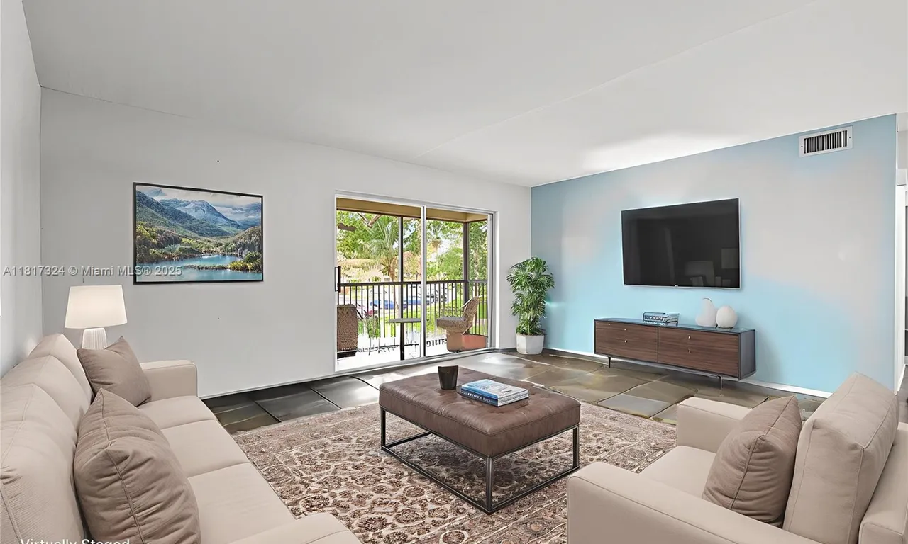 3083 N Oakland Forest Dr # 206, Oakland Park FL 33309