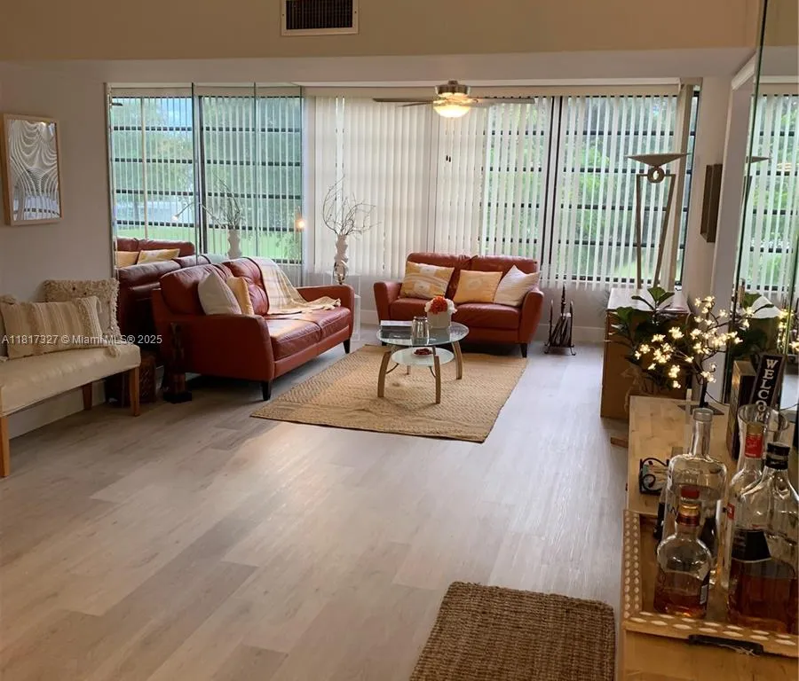 1709 Whitehall Dr # 206, Davie FL 33324