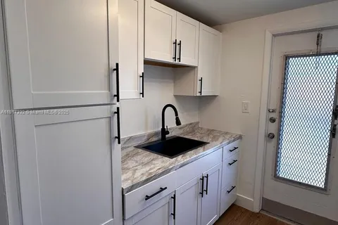 626 Meridian Ave # 10, Miami Beach FL 33139