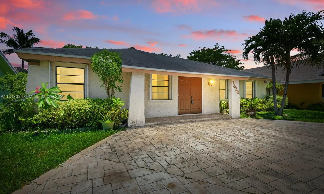 7420 SW 14th Pl, North Lauderdale FL 33068