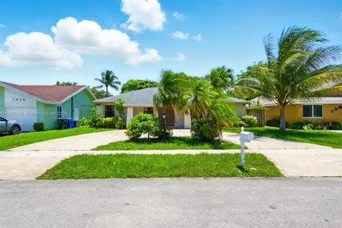 7420 SW 14th Pl, North Lauderdale FL 33068