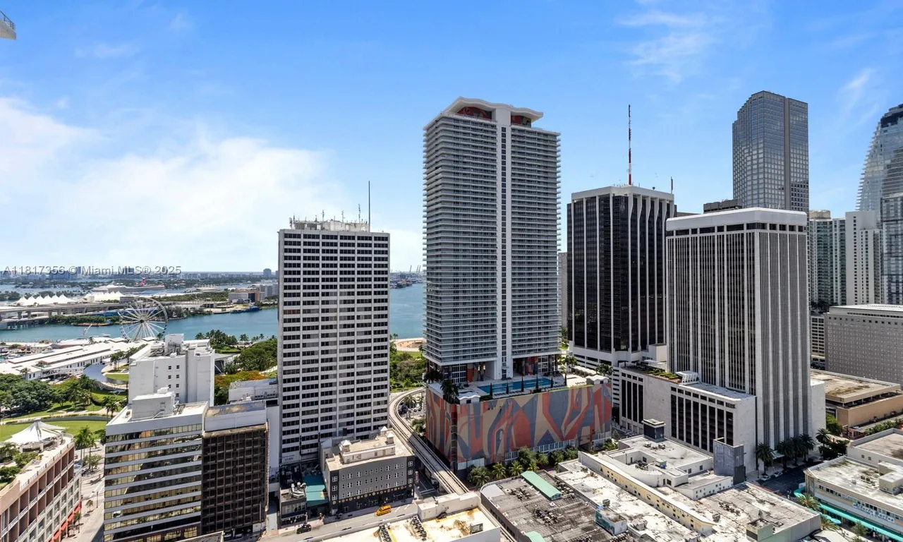 133 NE 2nd Ave # 2712, Miami FL 33132