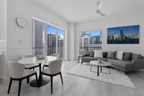 133 NE 2nd Ave # 2712, Miami FL 33132
