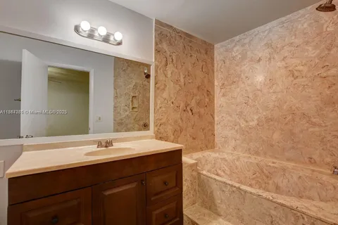 28 Crossings Cir, Boynton Beach FL 33435