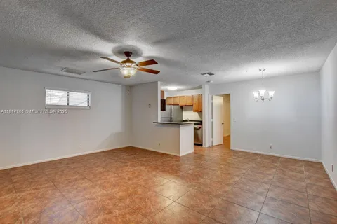 28 Crossings Cir, Boynton Beach FL 33435