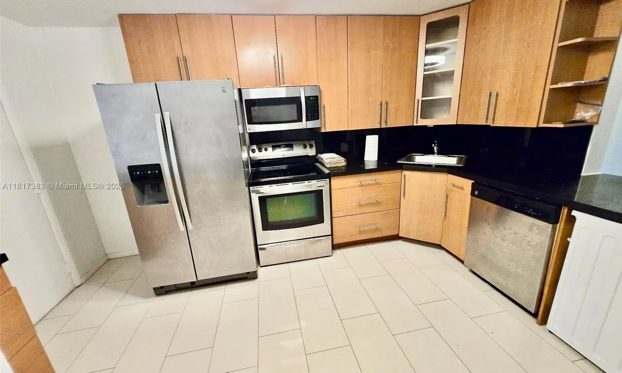 1780 NE 191st St # 2, Miami FL 33179