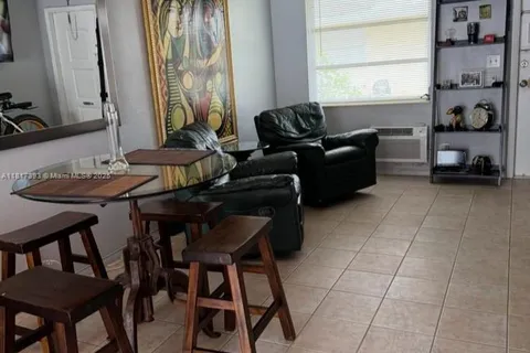 2241 Monroe St # 11, Hollywood FL 33020