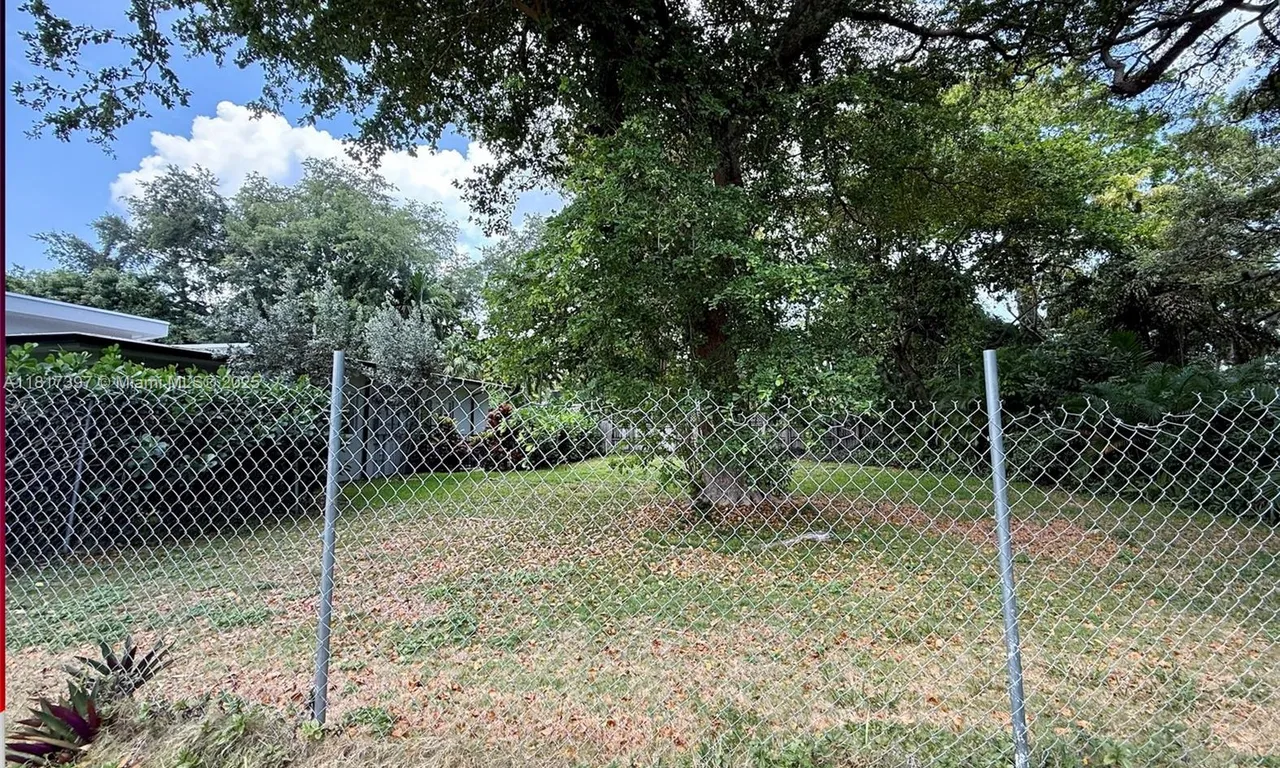 701 NE 68th St, Miami FL 33138
