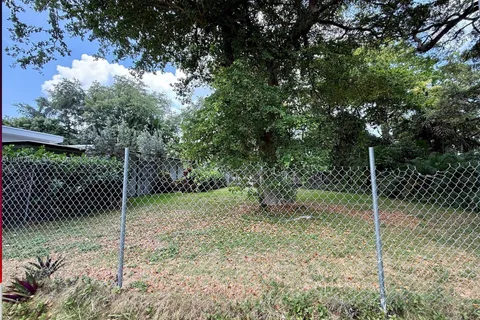 701 NE 68th St, Miami FL 33138
