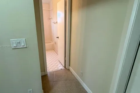 8630 SW 3rd St # 208, Pembroke Pines FL 33025
