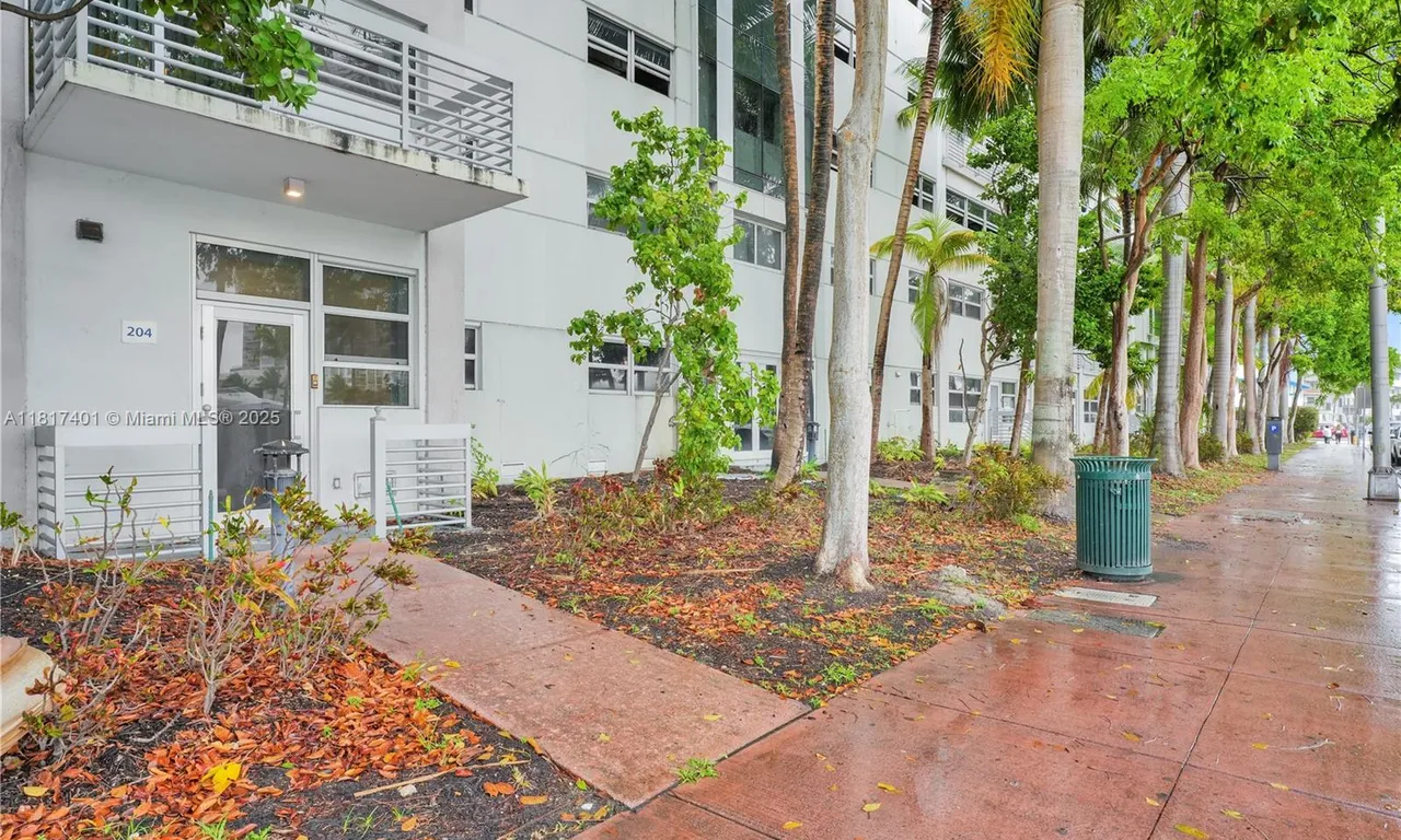 4332 Collins Ave # 204, Miami Beach FL 33140