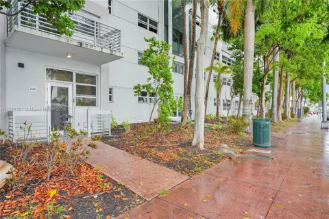 4332 Collins Ave # 204, Miami Beach FL 33140