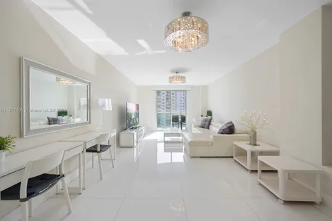 19370 Collins Ave # 916, Sunny Isles Beach FL 33160
