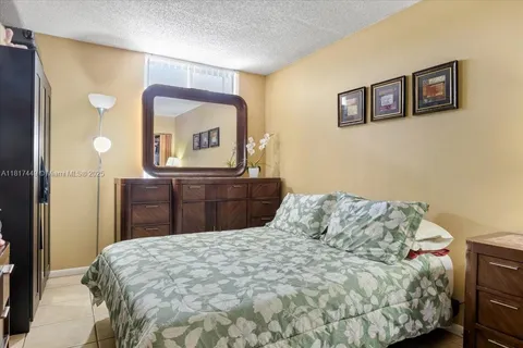 616 NW 26th Ave # 210, Miami FL 33125