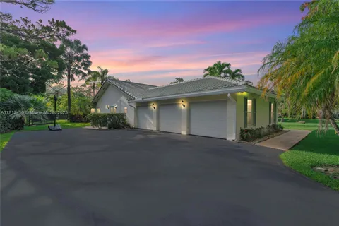 5942 NW 71st Ter, Parkland FL 33067