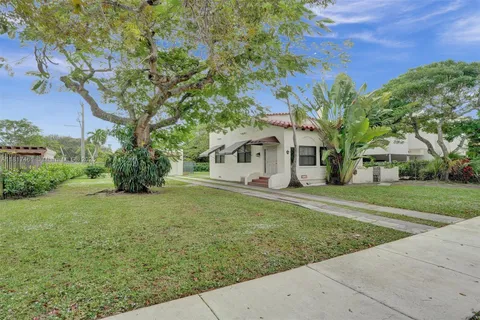 418 SW 18th Ct, Fort Lauderdale FL 33315