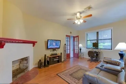 418 SW 18th Ct, Fort Lauderdale FL 33315