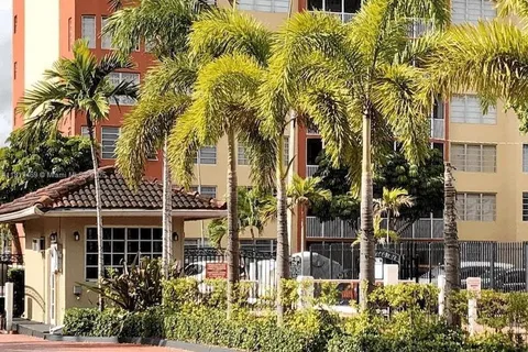 1710 NE 191st St # 3, Miami FL 33179