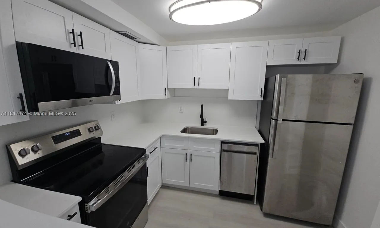 8101 Crespi Blvd # 505, Miami Beach FL 33141