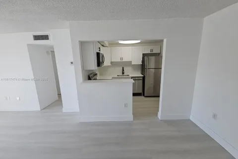 8101 Crespi Blvd # 505, Miami Beach FL 33141
