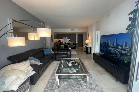 88 SW 7th St # 2209, Miami FL 33130