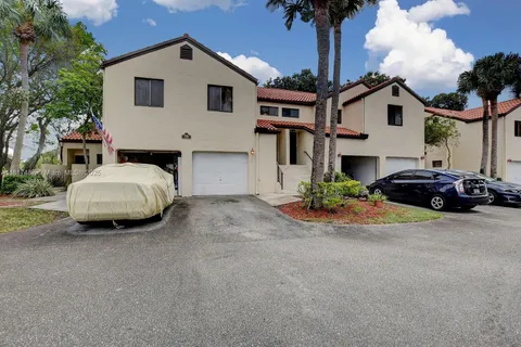 16 Via De Casas Sur # 201, Boynton Beach FL 33426