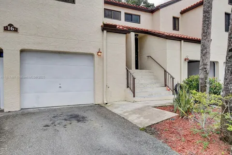 16 Via De Casas Sur # 201, Boynton Beach FL 33426