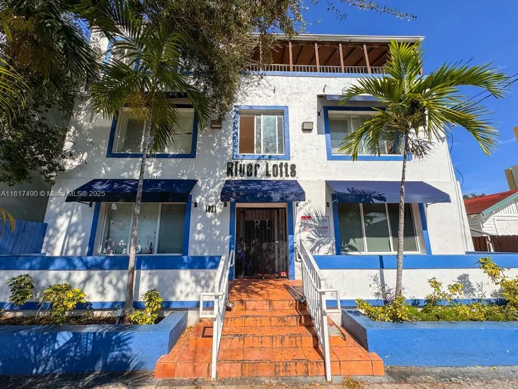 1021 NW 3rd St # 206, Miami FL 33128