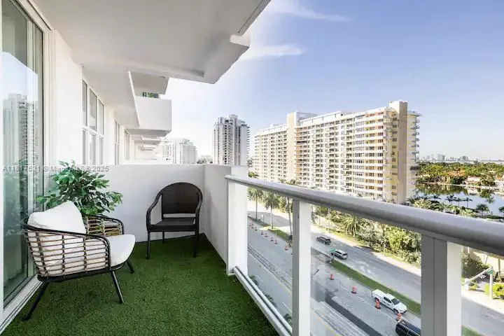 5601 Collins Ave # 923, Miami Beach FL 33140